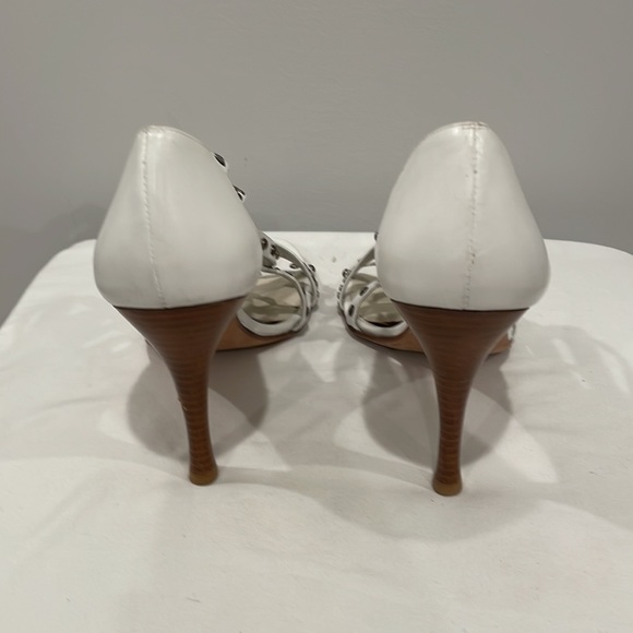 Stuart Weitzman size 8.5, White heels - Picture 3 of 4
